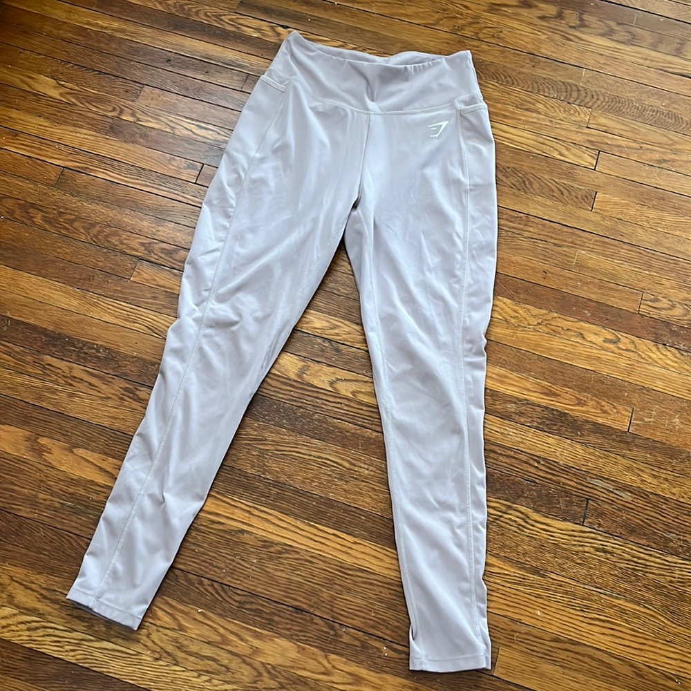 GYMSHARK SIZE LARGE LEGGINGS